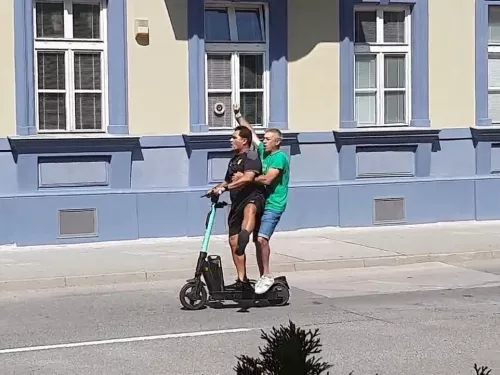 ΑΕΚτζήδες... με ηλεκτρικό σκουτεράκι στο Κόσιτσε
