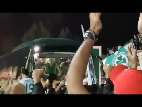 Οι Ομονοιάτες αποθέωσαν Φαμπιάνο
