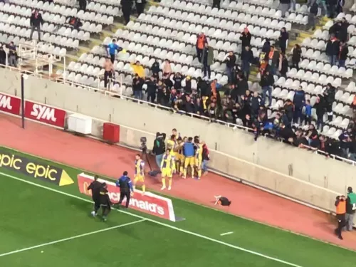 Πανηγυρισμοί στο τέλος με Απόλλων