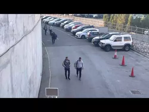 Η άφιξη του ΑΠΟΕΛ (26η αγωνιστική)