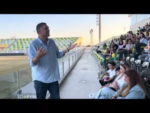 Συνομιλία Δημήτρη Παπανικολάου με παιδιά της ΑΕΚ