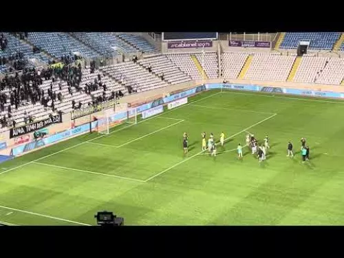 Χειροκρότημα παικτών ΑΕΚ στον κόσμο