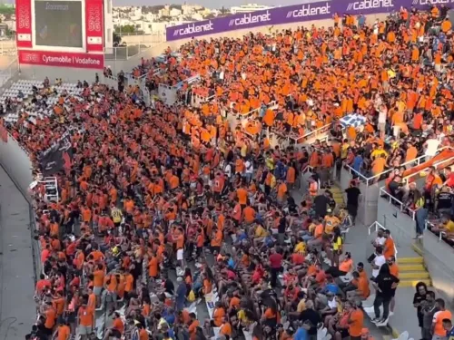 Πρώτα συνθήματα Πορτοκαλί με Τζουργκάρντεν