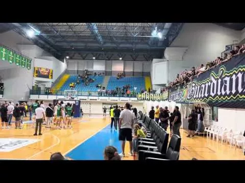 Παρά την ήττα και το χαμένο πρωτάθλημα… χειροκρότησαν την ομάδα