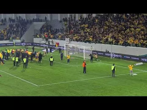 Πανηγυρισμοί παικτών και κόσμου ΑΕΛ μετά την πρόκριση