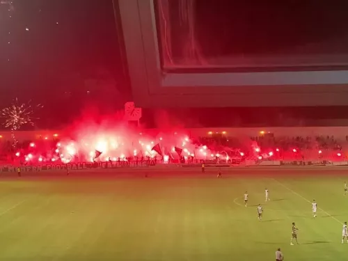Θύρα 9 βεγγαλικά Μακάρειο