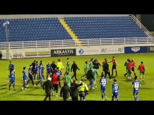 Εθνικός - ΑΕΖ: Ένταση στο φινάλε και επίθεση στον διαιτητή