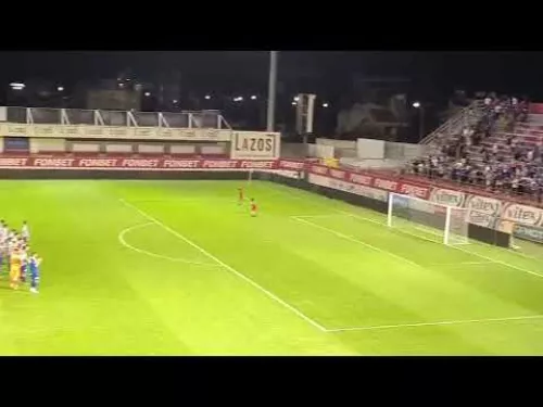 Χειροκρότημα από τους παίκτες της Ανόρθωσης στον κόσμο στο φιλικό με Νέα Σαλαμίνα στο "Αμμόχωστος"