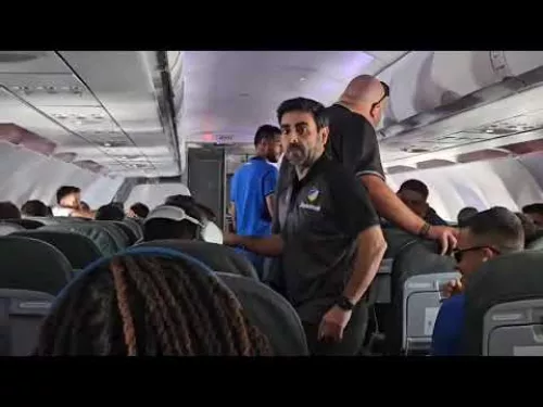 Κουβέντα Γκαγιέγο με τους ποδοσφαιριστές στο αεροπλάνο
