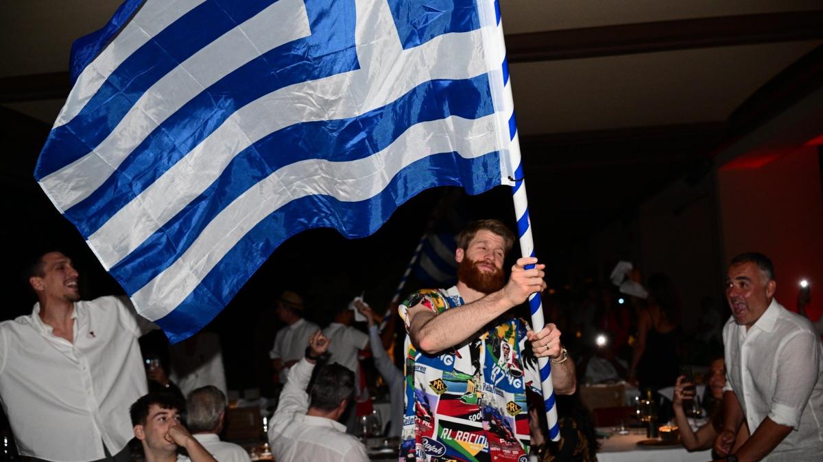 Με τη γαλανόλευκη ο Γουόκαπ!