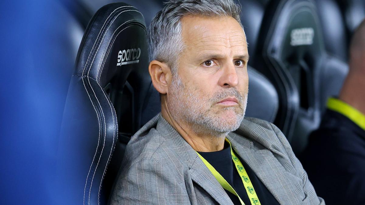 Προπονητής/Μεταγραφές