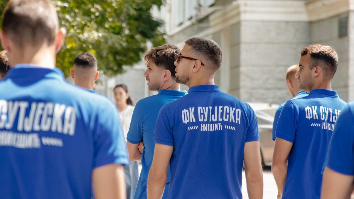 Στο Καζακστάν η Sutjeska – Στο βάθος η Ομόνοια