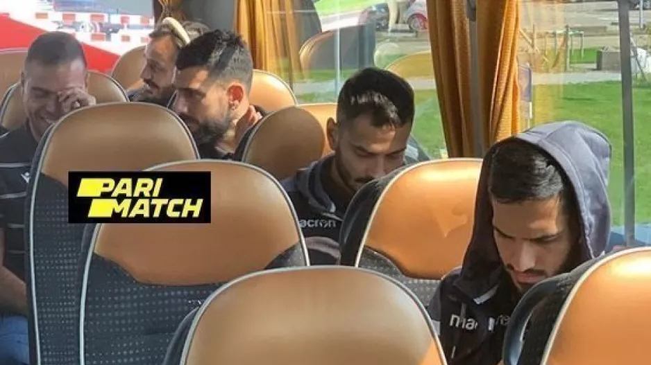 ΑΠΟΕΛ/ΦΩΤΟΣ από το λεωφορείο