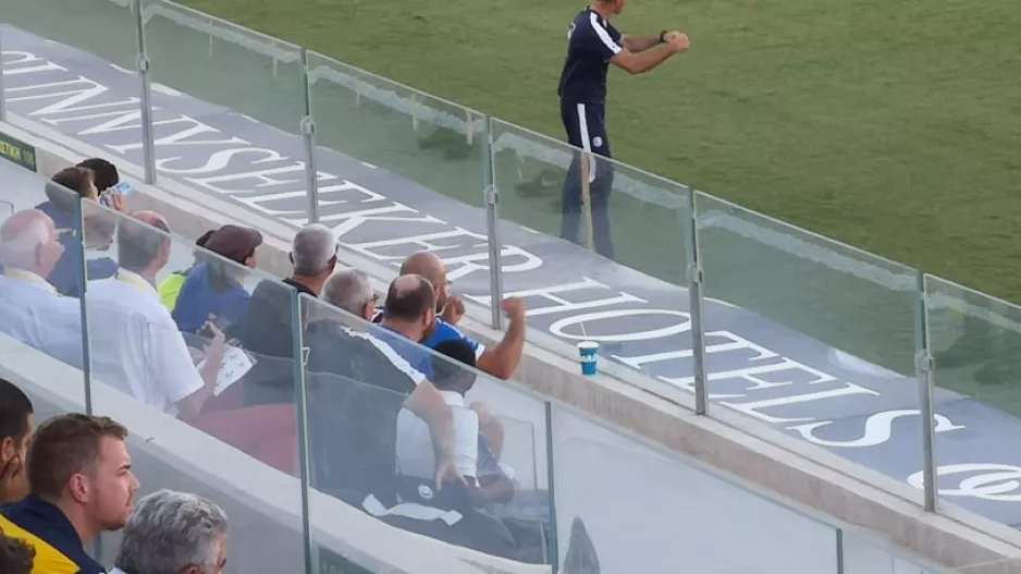 Λιγοστοί... 