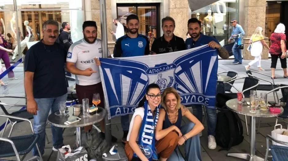 "Κατάληψη" στο cafe οι Απολλωνίστες!