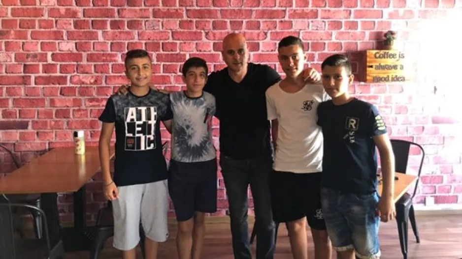 Ο Τιμούρ με τους... θαυμαστές του!