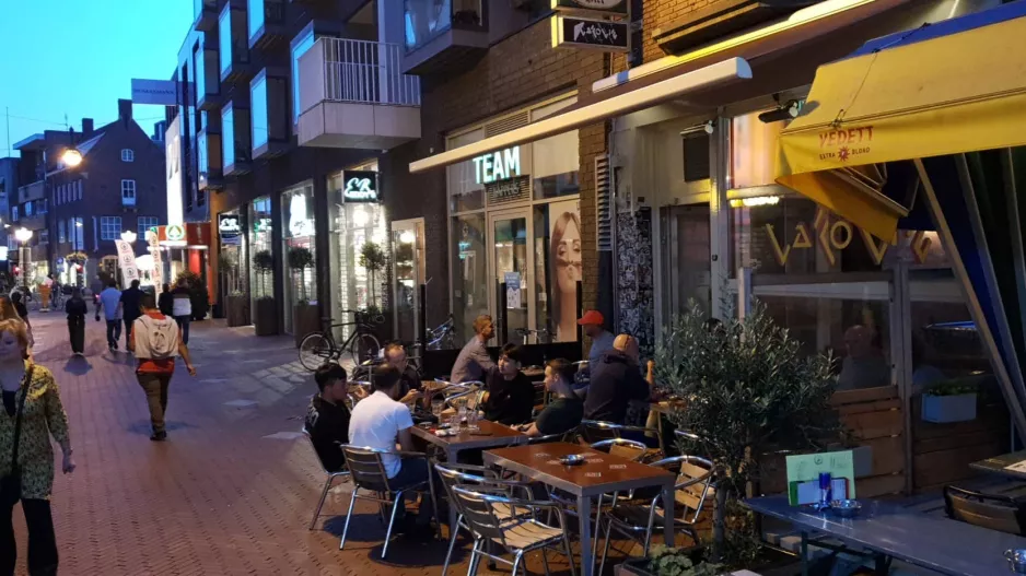 (ΦΩΤΟΣ) Αϊντχόφεν τη νύχτα
