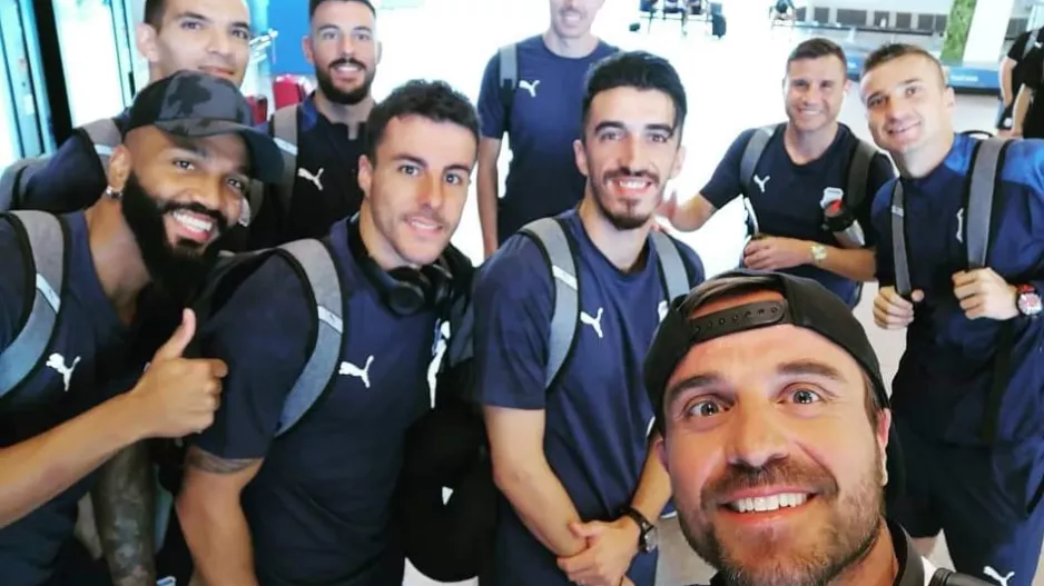 ΟΜΑΔΙΚΗ... σέλφι με Νικόλα