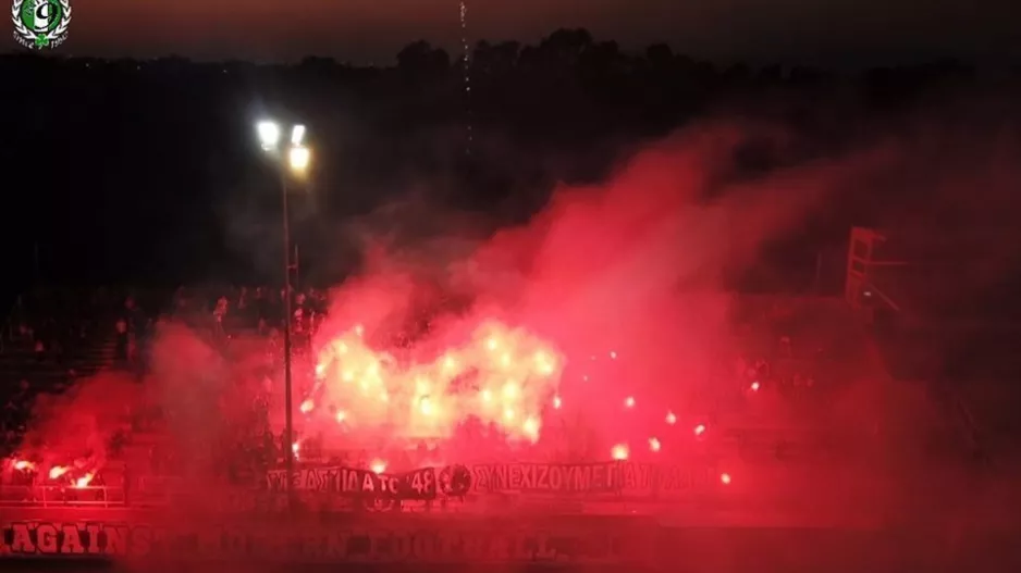ΘΥΡΑ 9:"Να κάνουμε ακόμα μια έδρα δική μας και να σκορπίσουμε πανικό"