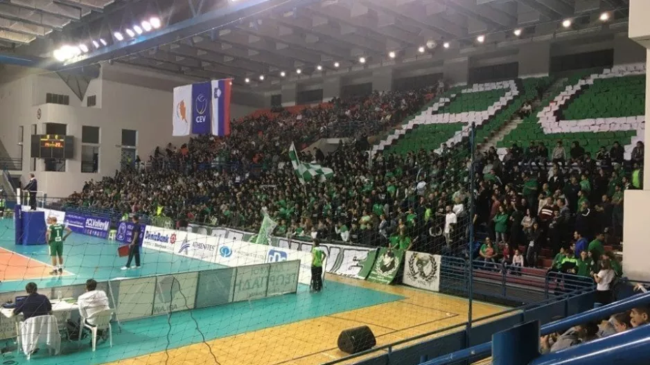 ΘΥΡΑ 9: "Βλακείες όσα γράφονται/Κάποιοι άφησαν το Σωματείο στο έλεος του θεού"