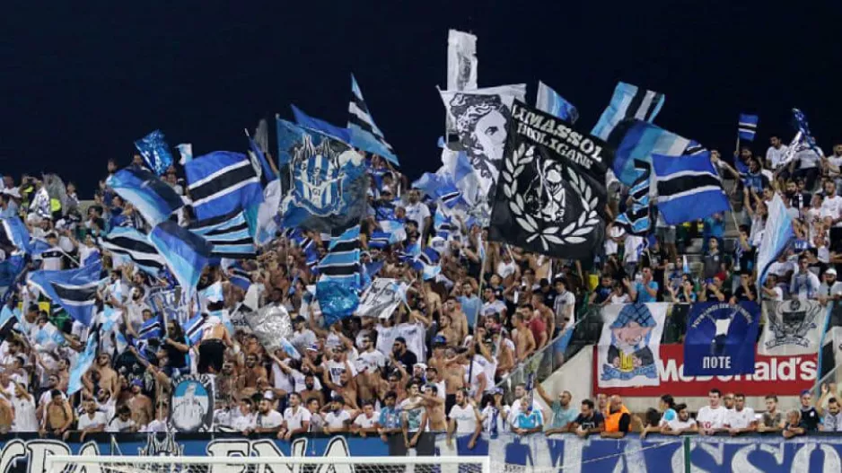 ΘΥΡΑ 1: "Οταν δεν αντιστέκεσαι σ´ένα κράτος που εκπληρώνει ευχές άλλων, είσαι συνένοχος!"
