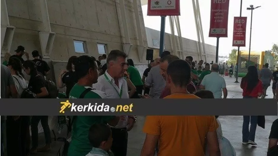 Παπασταύρου/ Πηγαδάκια με τον κόσμο (Φώτος)