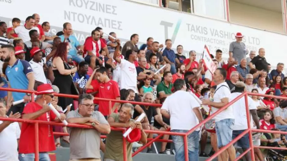 "Σαλαμιναίε, Σαλαμιναία αύριο εσυ θα κερδίσεις το παιχνίδι"