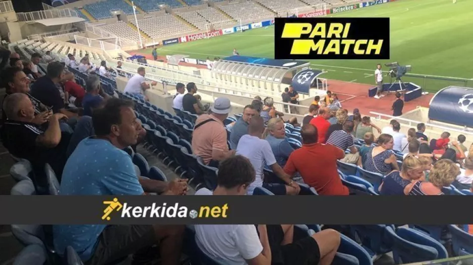 ΑΓΙΑΞ/Προπόνηση με… κόσμο (φώτος)