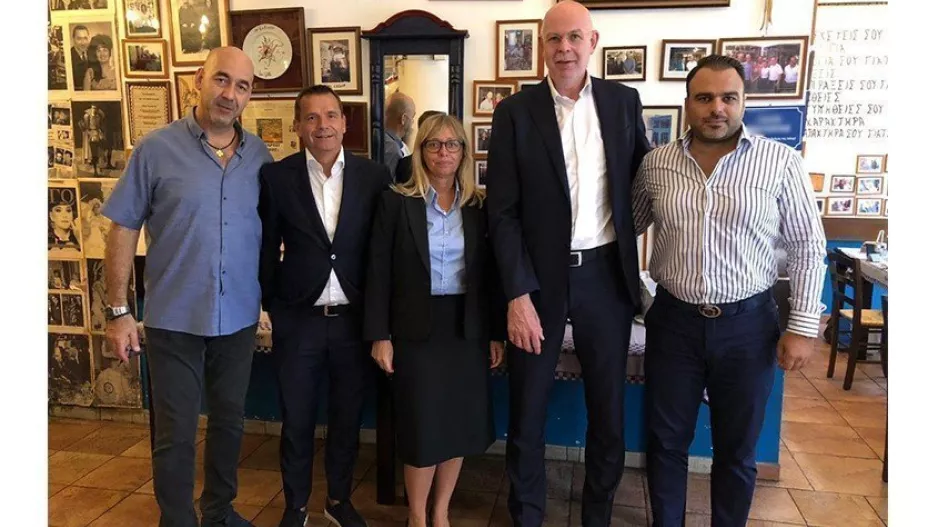 Δεξιώθηκε τους Ολλανδούς 