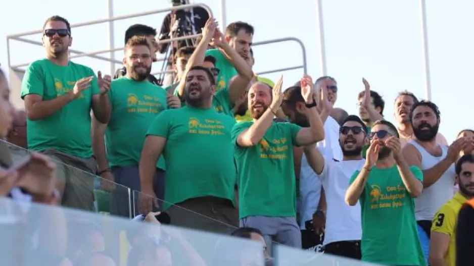 Κερκίδα στους 40c!