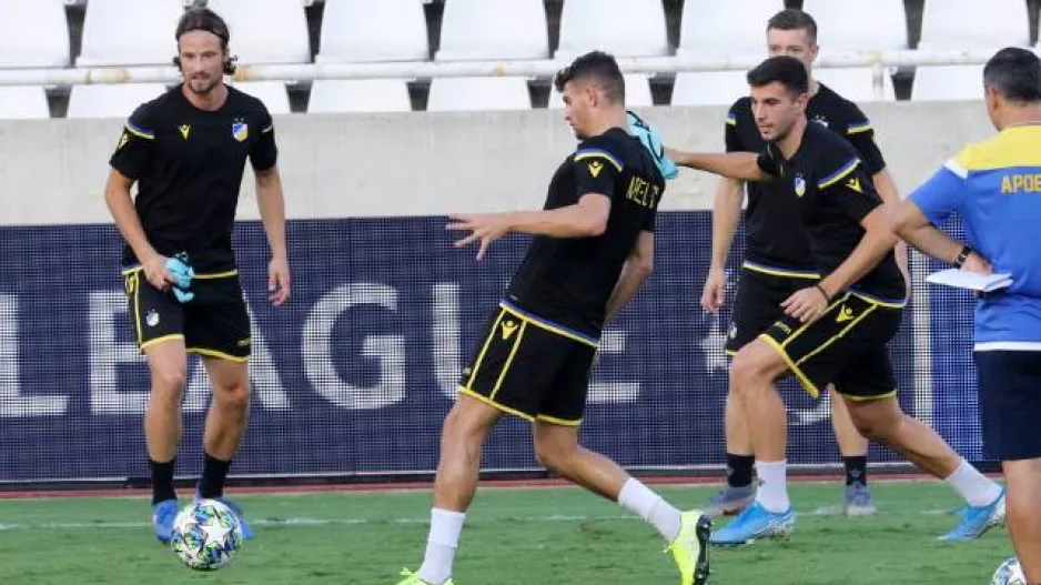 Με αυτές τις φανέλες θα υποδεχθεί τον Άγιαξ (φώτο)