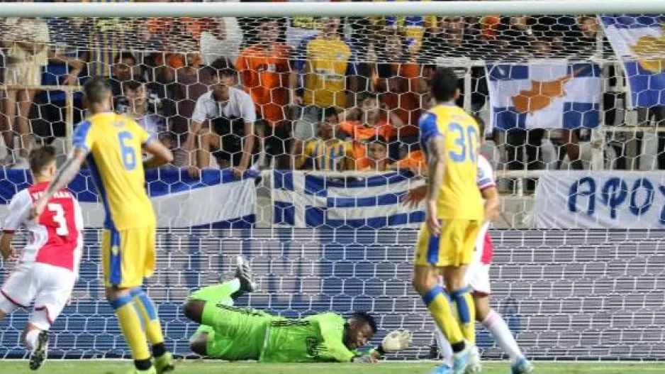 Τι έπιασε;/André Onana