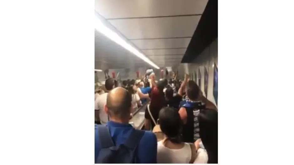 (ΒΙΝΤΕΟ) ΦΥΓΑΔΕΣ στο μετρό/ "Για σένα Απόλλωνα..."