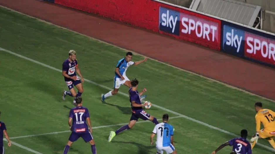 (ΦΩΤΟΣ) Το 2-1 με ωραία ενέργεια Αγκίρε και… αυτογκόλ