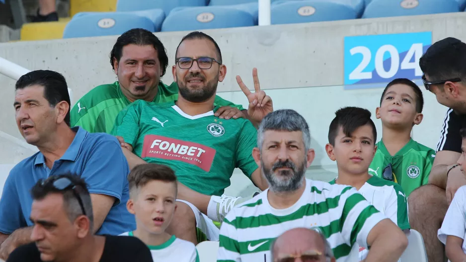 ΙΚΑΝΟΠΟΙΗΜΕΝΟΣ ο ΛΑΟΣ