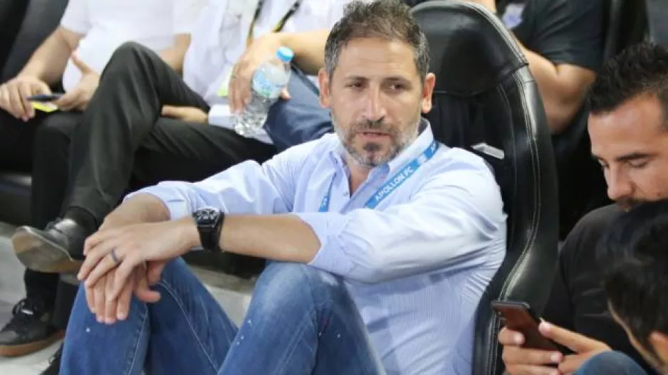 Ο Κονναφής αποφασίζει...