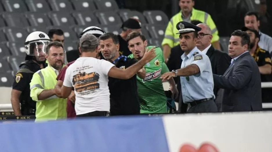 Λαϊκά δικαστήρια μέσα και έξω από το ΟΑΚΑ