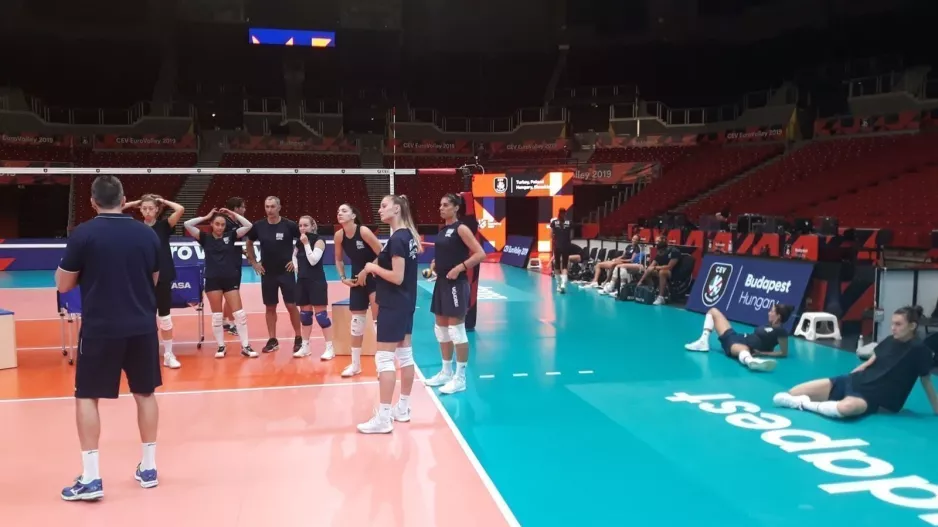 Με πίστη και αποφασιστικότητα στη μάχη με τις «οράνιε» η Ελλάδα