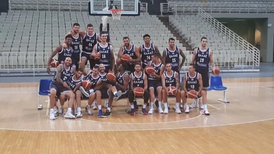 H επίσημη φωτογράφιση της Εθνικής Ανδρών (φώτος)