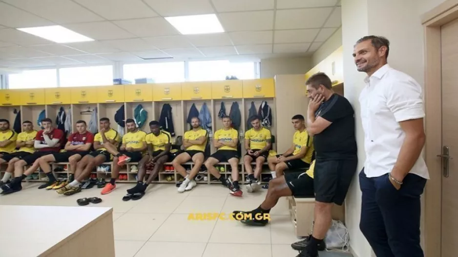 Η παρουσίαση του Χαριστέα στους ποδοσφαιριστές του Άρη (φώτος)