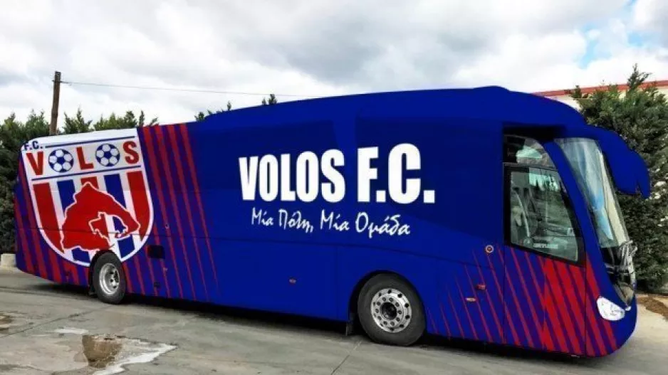 To σουπερλιγκάτο πούλμαν του Βόλου 