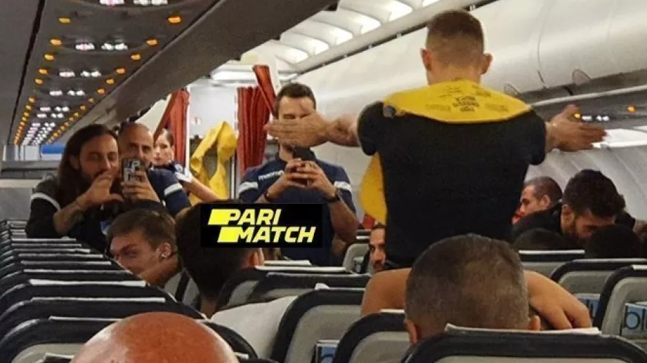 (ΠΤΗΣΗ ΑΠΟΕΛ) Έκανε τον αεροσυνοδό και τα κινητά... βγήκαν πάνω! (φώτος)