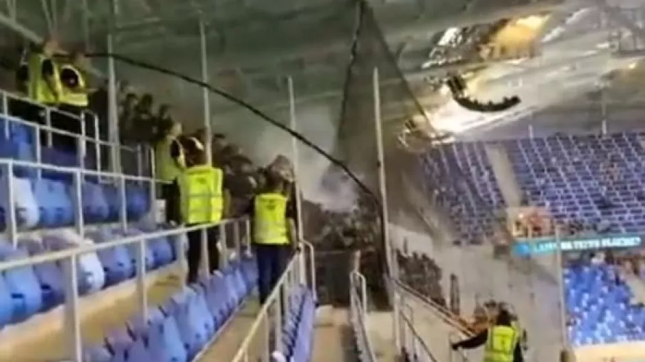 Ξύλο και δακρυγόνα στο πέταλο των ΠΑΟΚτσήδων (βίντεο)