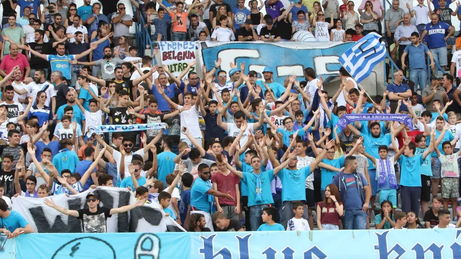 (ΒΙΝΤΕΟ) Pregame με σουβλάκια, μπύρες και συνθήματα πριν τον Απόλλωνα