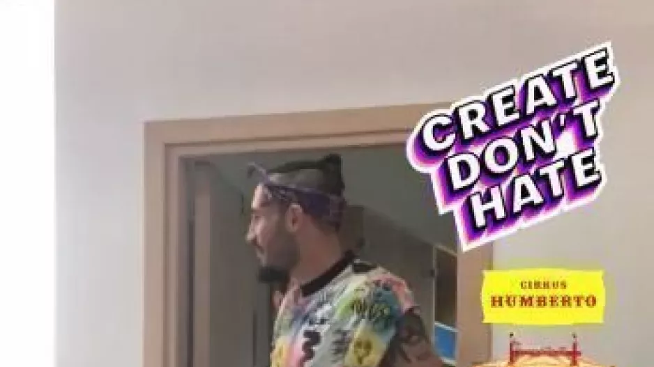 ΤΡΟΛΑΡΙΣΜΑ με... τσίρκο!