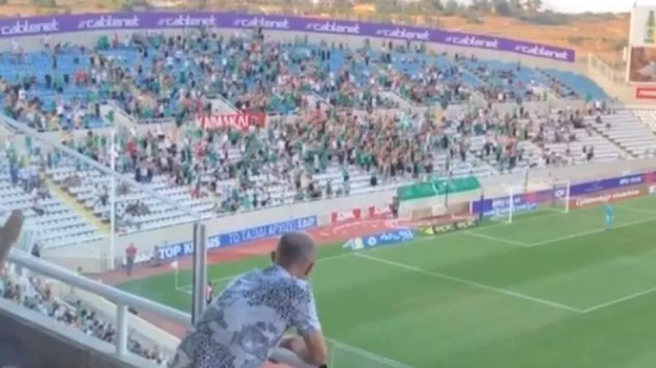 ΕΝΘΟΥΣΙΑΣΜΕΝΟΣ με τον κόσμο ο Μποτεάκ! (βίντεο)