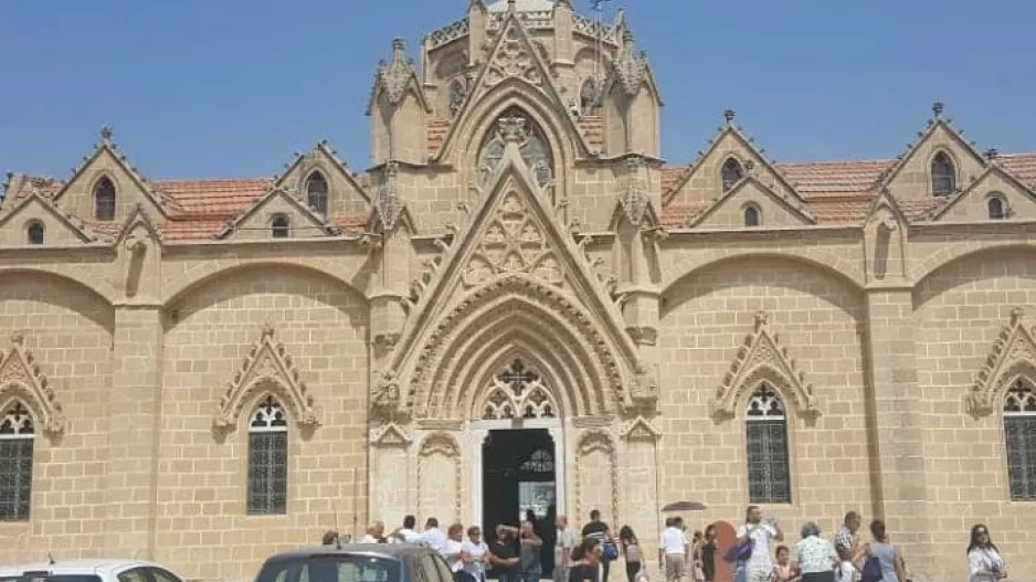 "Να ξέρεις θα γυρίσουμε πιστοί στην Άνοιξη σου"
