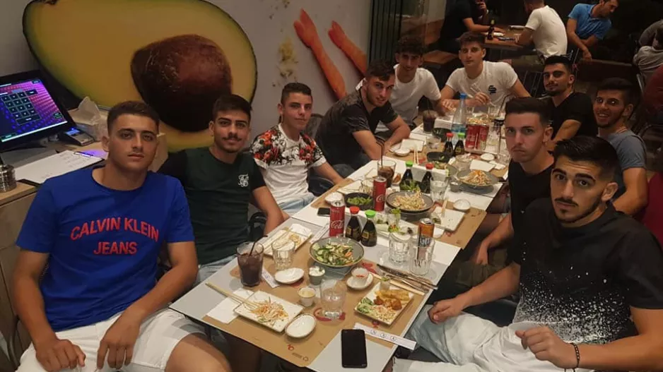 Τους "τραπέζωσε" ενόψει της νέας σεζόν (Φώτος)