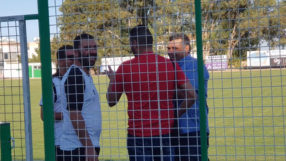 Πρεμιέρα/Γείτονες