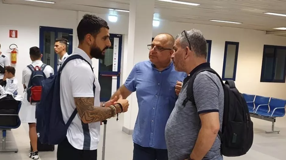 Γιώργος με παράγοντες 
